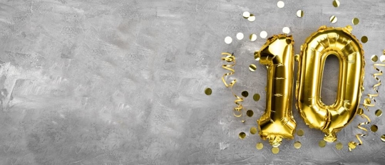 Balloon 10 around confetti